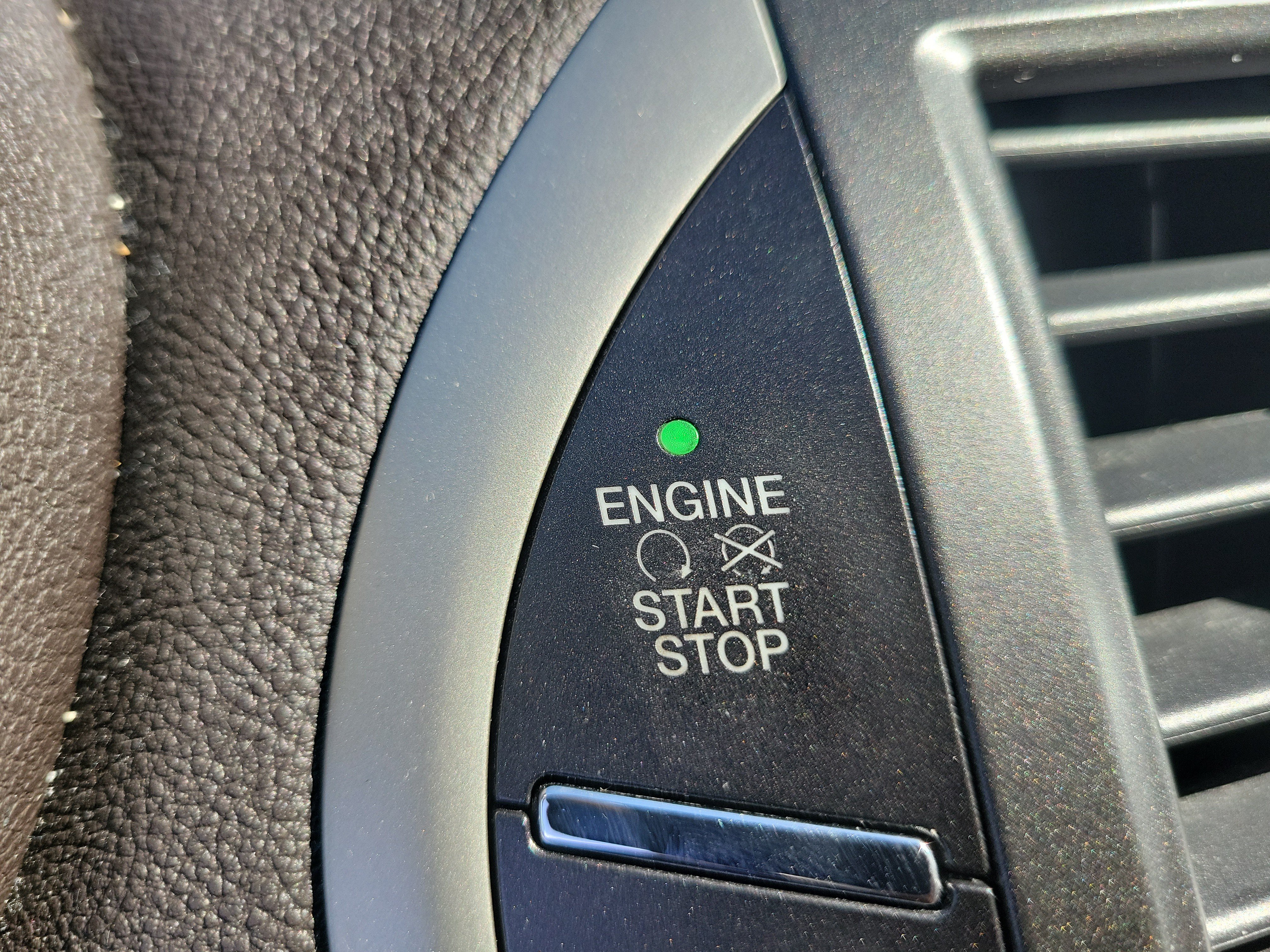 Used 2019 Lincoln MKC Premiere FWD image 24