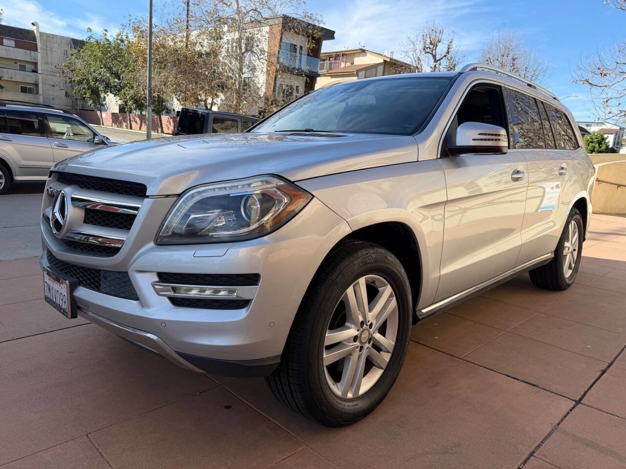 Used 2016 Mercedes-Benz GL 450 4MATIC w/ Premium I Package image 2