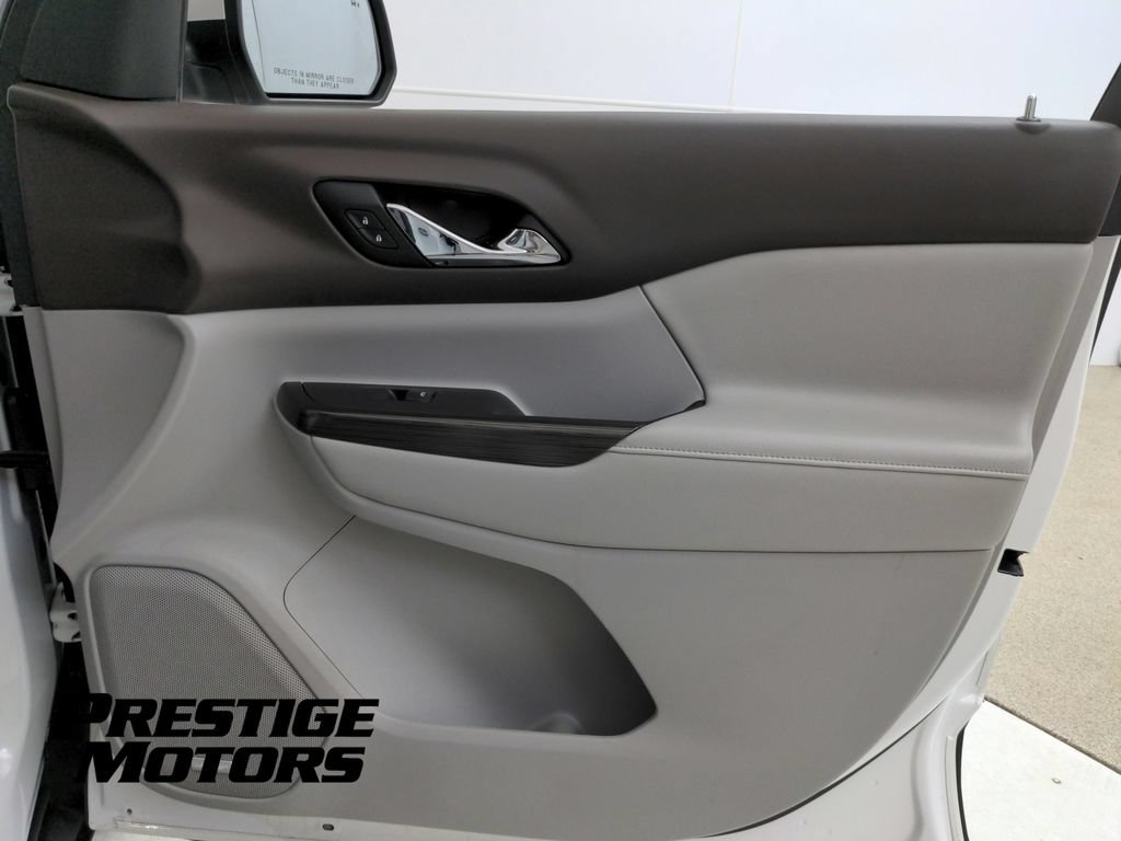 Used 2017 GMC Acadia SLT FWD image 30