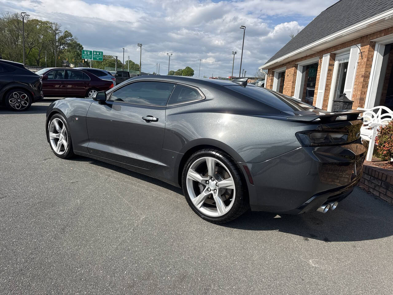 Used 2017 Chevrolet Camaro SS RWD image 10
