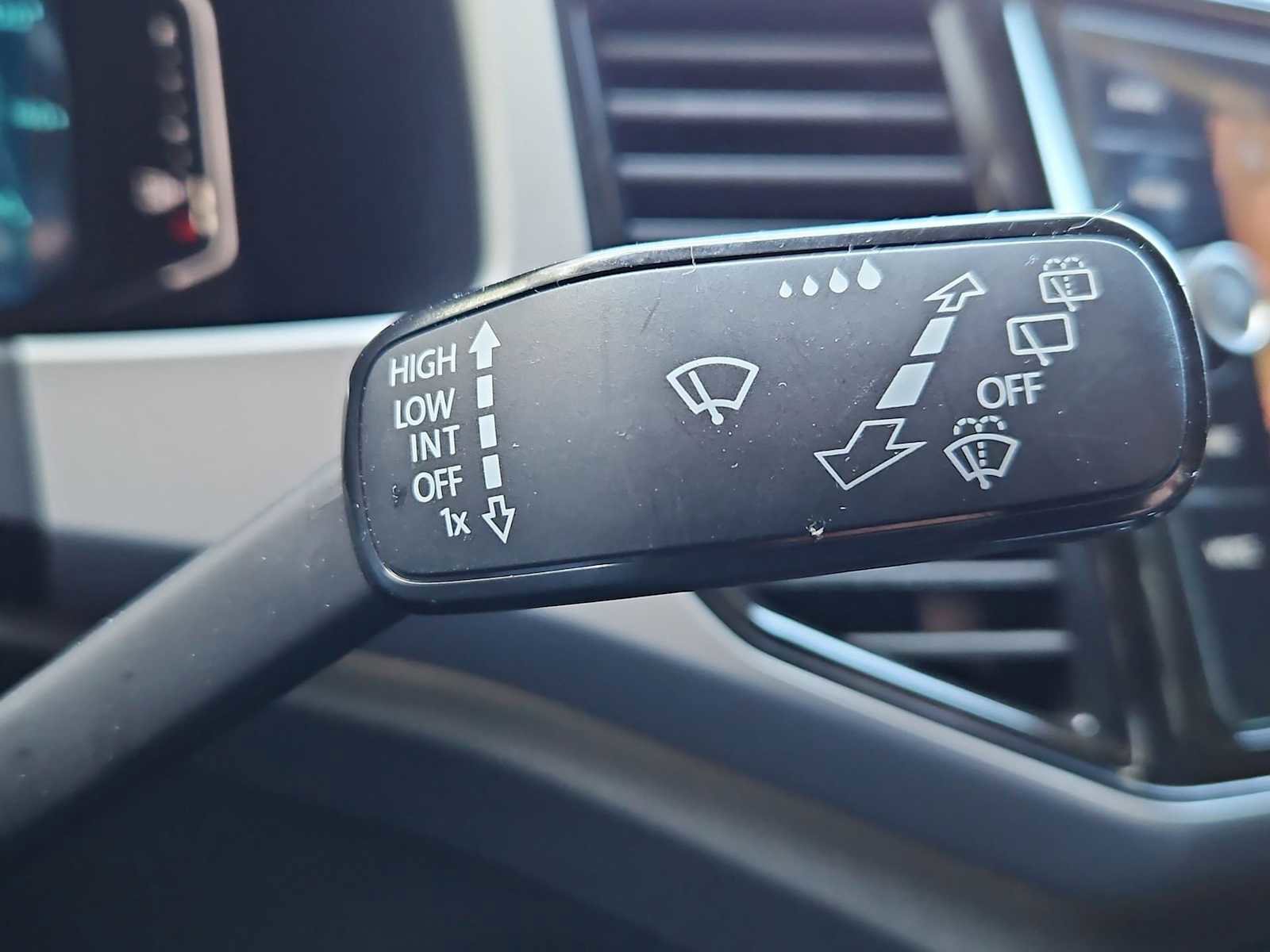 Used 2022 Volkswagen Atlas SEL R-Line image 27