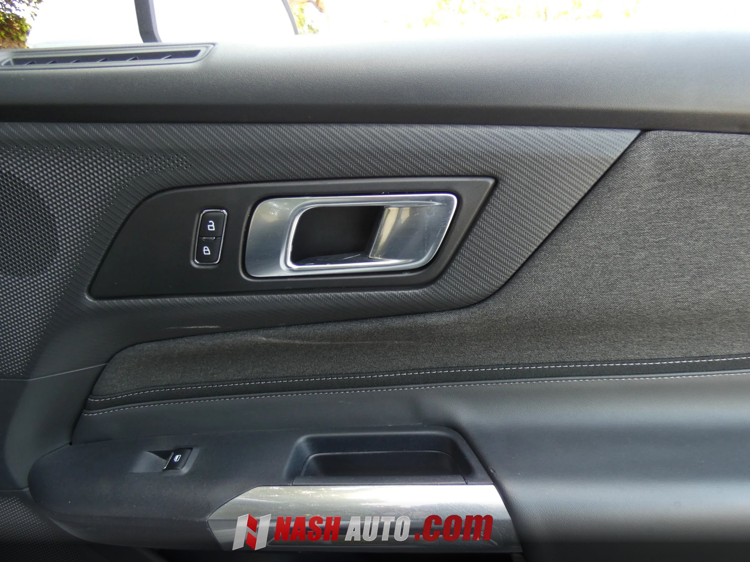 Used 2024 Ford Mustang Convertible RWD image 32