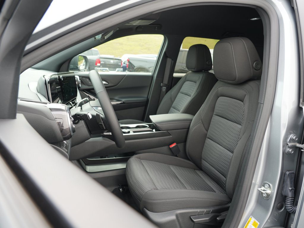 New 2027 Chevrolet Equinox LT w/ LPO, Floor Liner Package AWD/4WD image 8