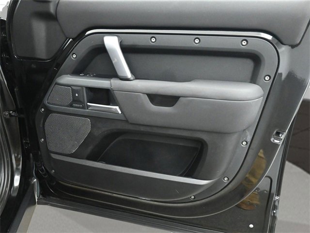 Used 2023 Land Rover Defender 110 X-Dynamic SE image 19