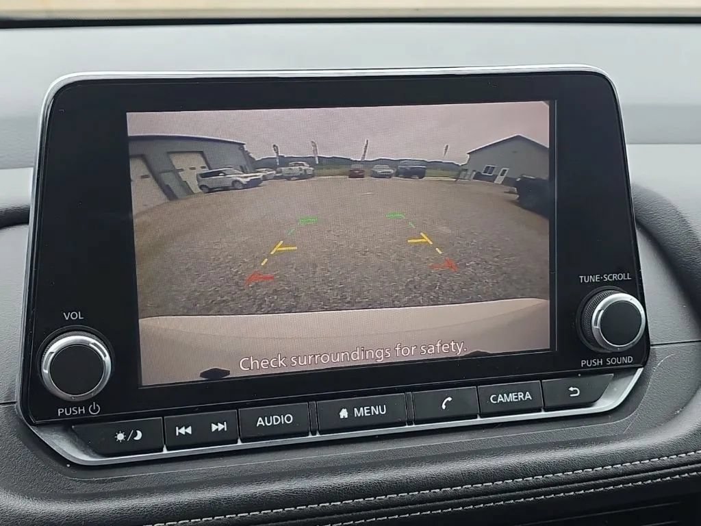 Used 2024 Nissan Rogue S FWD image 26