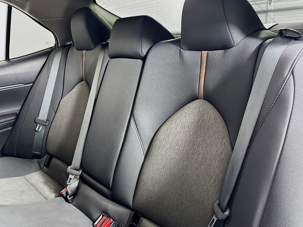 Used 2019 Toyota Camry LE w/ Convenience Package FWD image 11