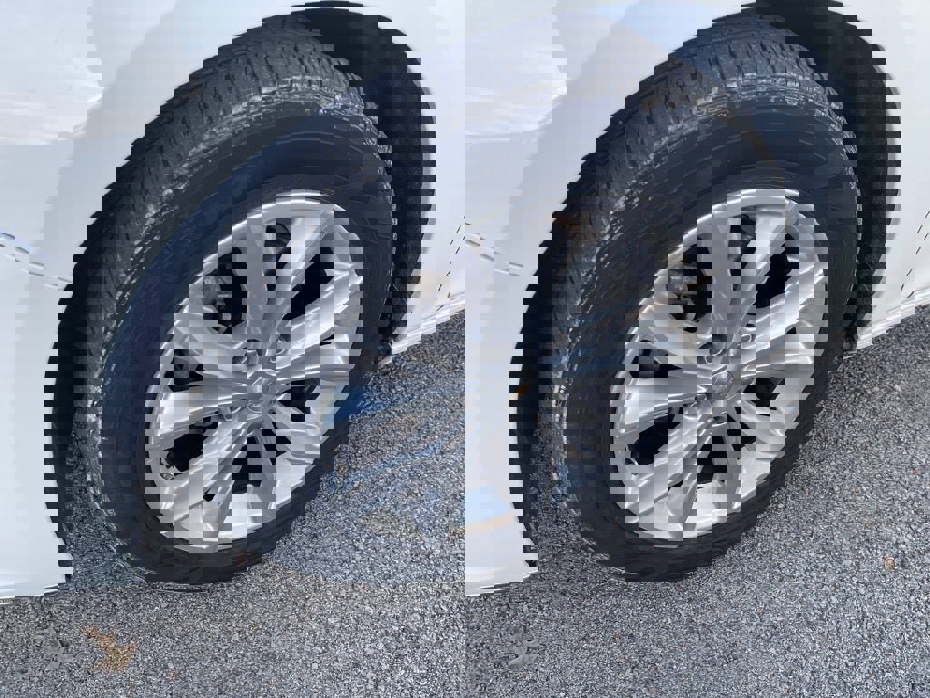 Used 2023 Chevrolet Malibu LT image 6