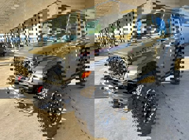 New 2025 Jeep Wrangler Rubicon w/ Convenience Group