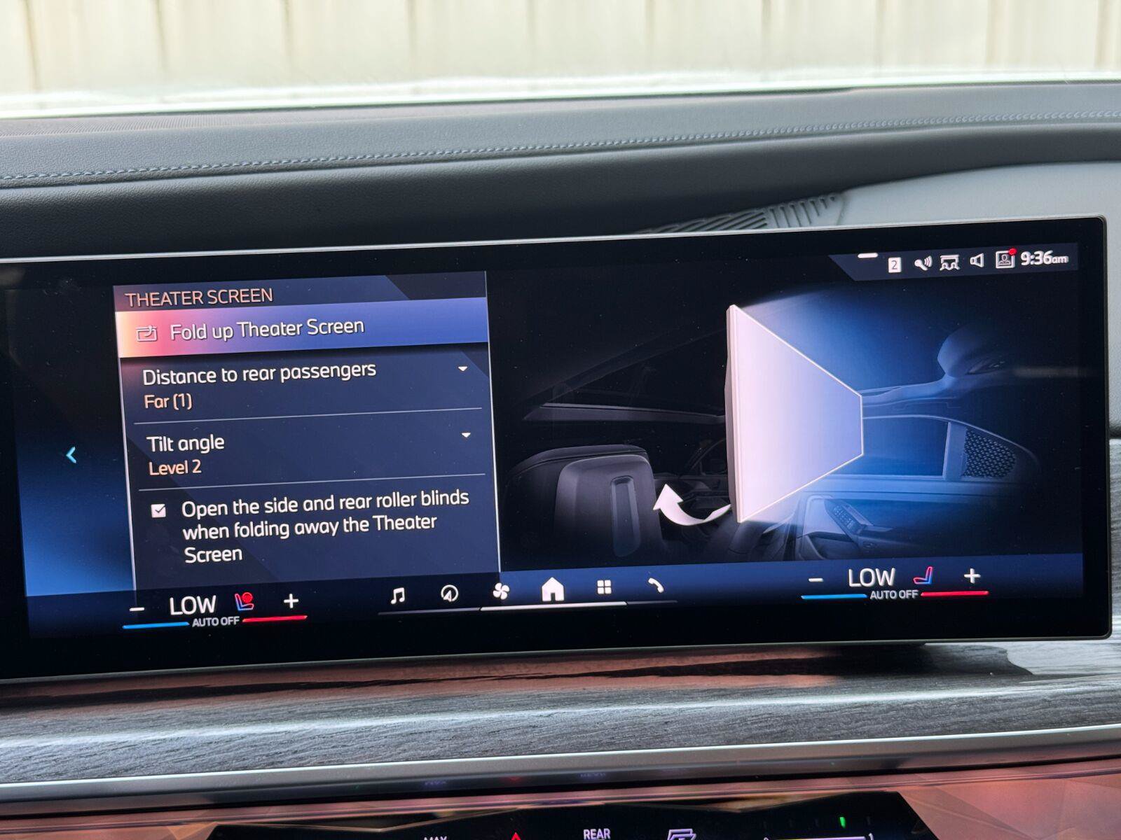 Used 2023 BMW i7 xDrive60 w/ Executive Package 2 AWD/4WD image 32