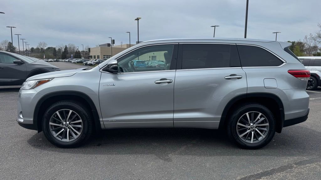 Used 2017 Toyota Highlander XLE AWD/4WD image 4