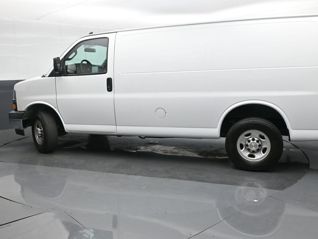 Used 2020 Chevrolet Express 2500 w/ Driver Convenience Package RWD image 22
