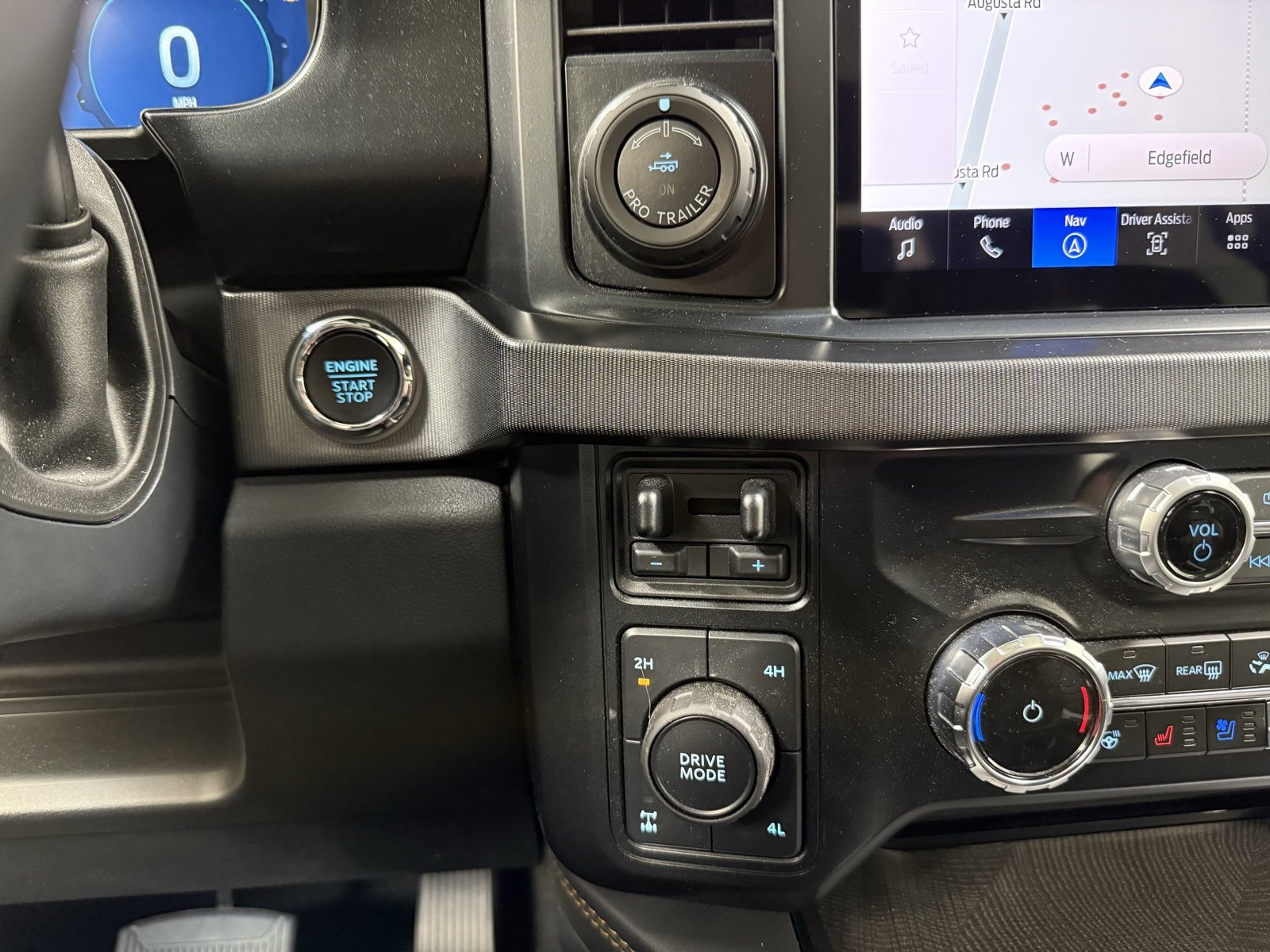 Used 2024 Ford F350 Platinum image 24