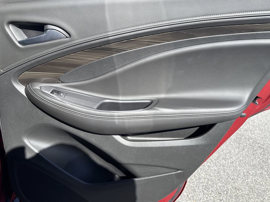 Used 2019 Buick Envision Essence image 16