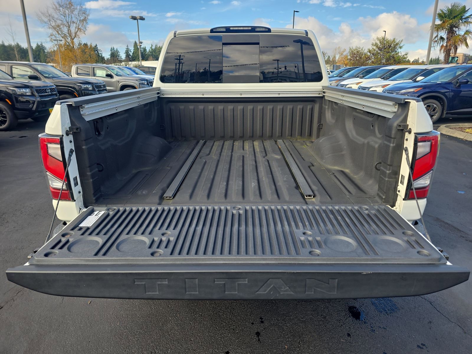 Used 2021 Nissan Titan PRO-4X w/ Pro-4x Convenience Package image 29