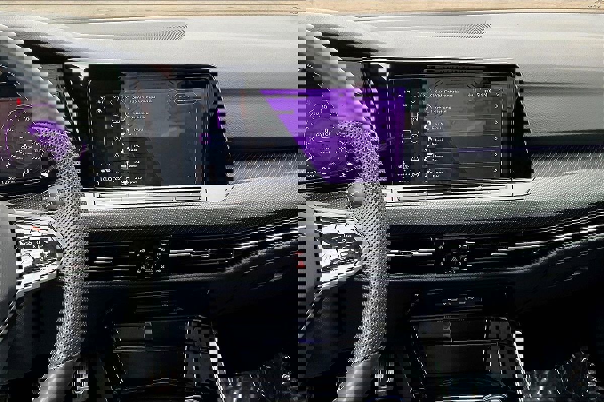 Used 2024 Volkswagen Golf R image 28