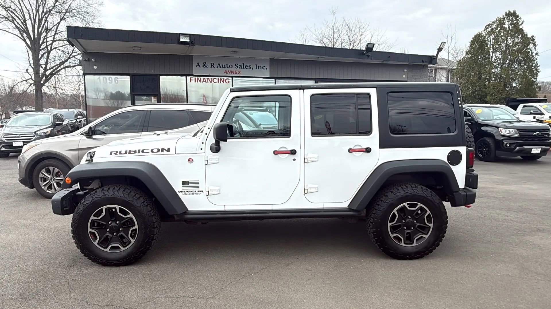 Used 2014 Jeep Wrangler Unlimited Rubicon image 4