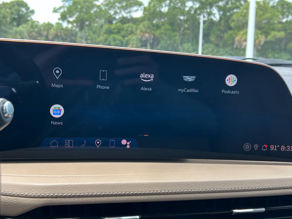 Used 2025 Cadillac XT4 Premium Luxury FWD image 33