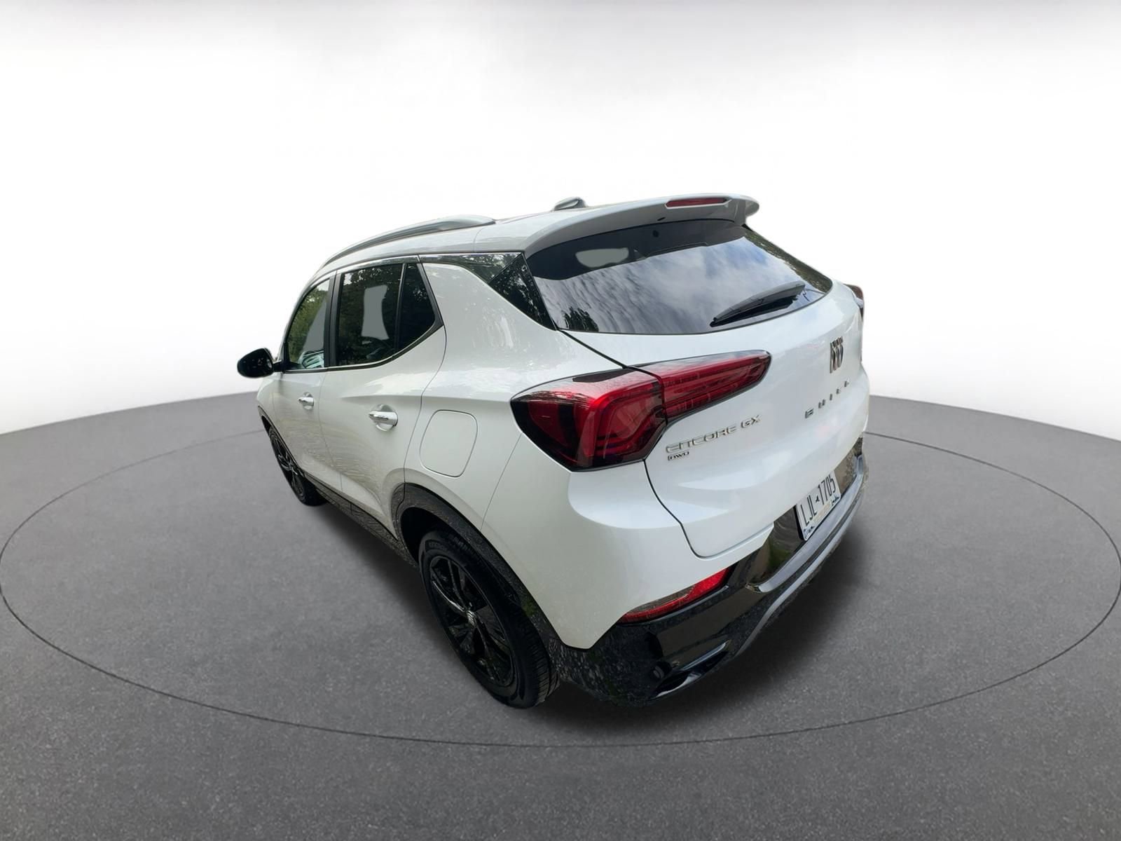 Used 2024 Buick Encore GX Sport Touring image 3