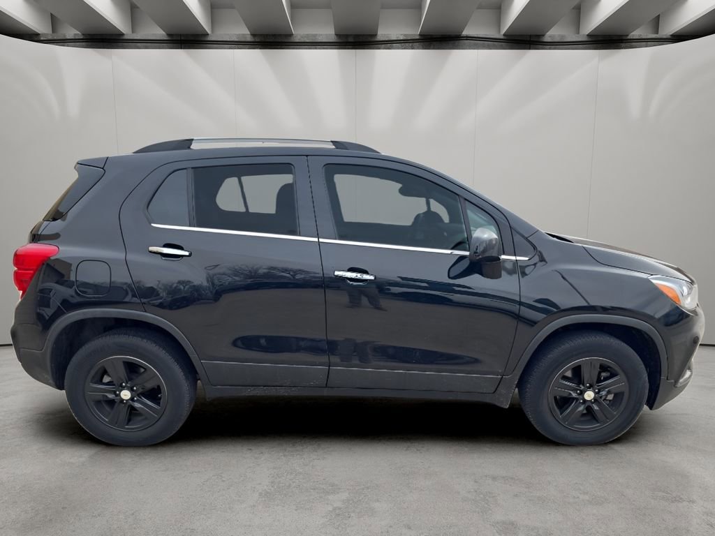 Used 2019 Chevrolet Trax LT w/ LT Convenience Package image 6
