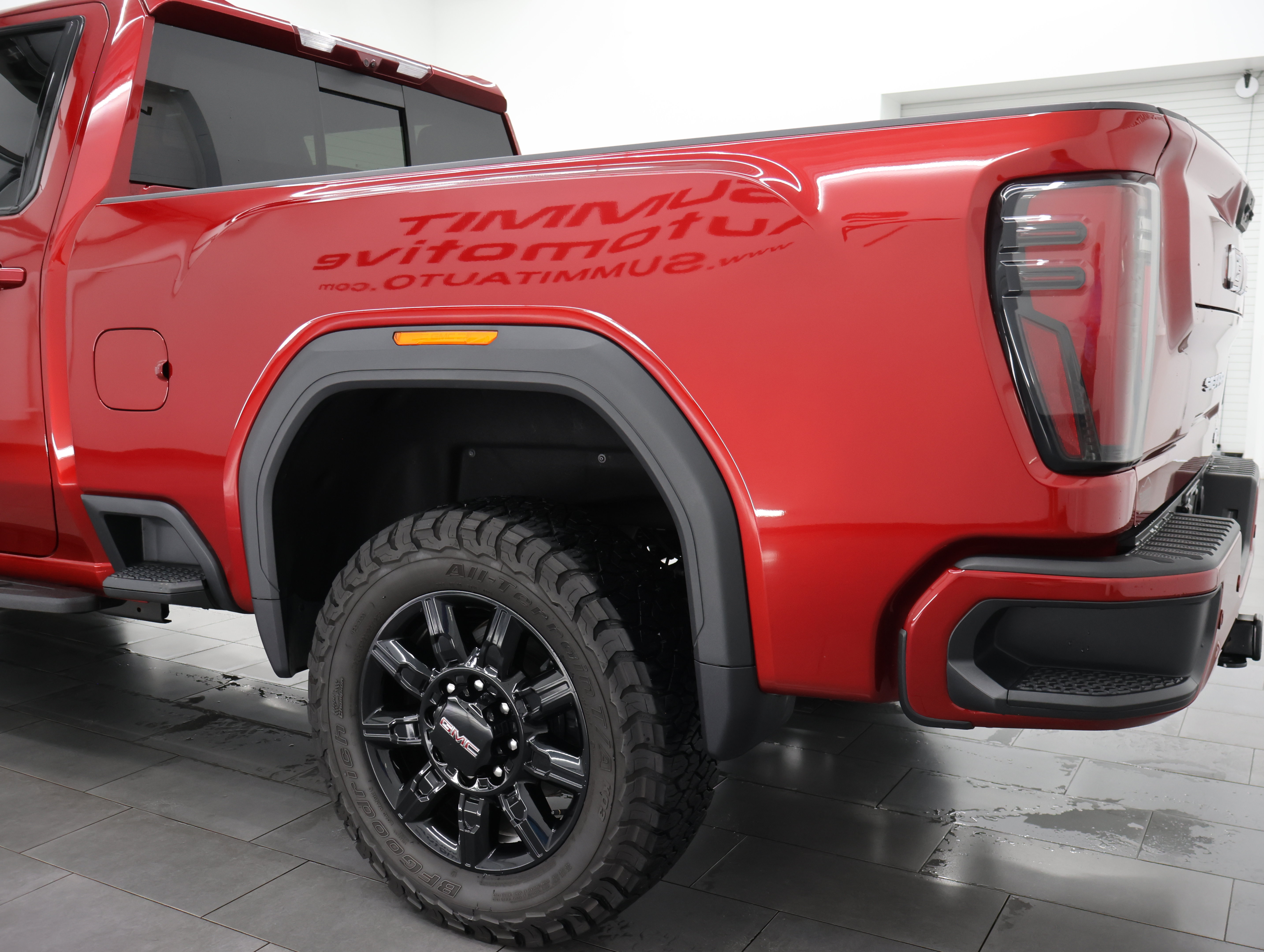 Used 2025 GMC Sierra 2500 AT4 w/ AT4 Premium Plus Package AWD/4WD image 39