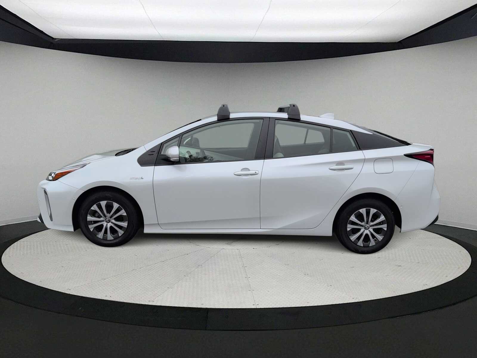 Used 2022 Toyota Prius XLE AWD/4WD image 5
