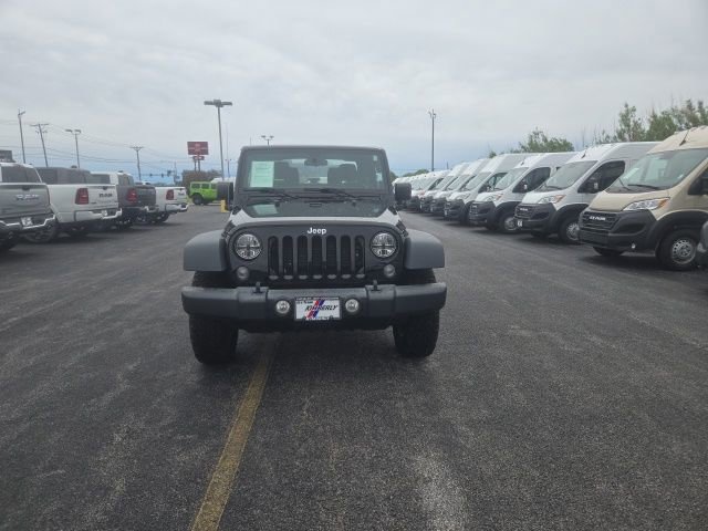 Used 2016 Jeep Wrangler Rubicon w/ Connectivity Group AWD/4WD image 3