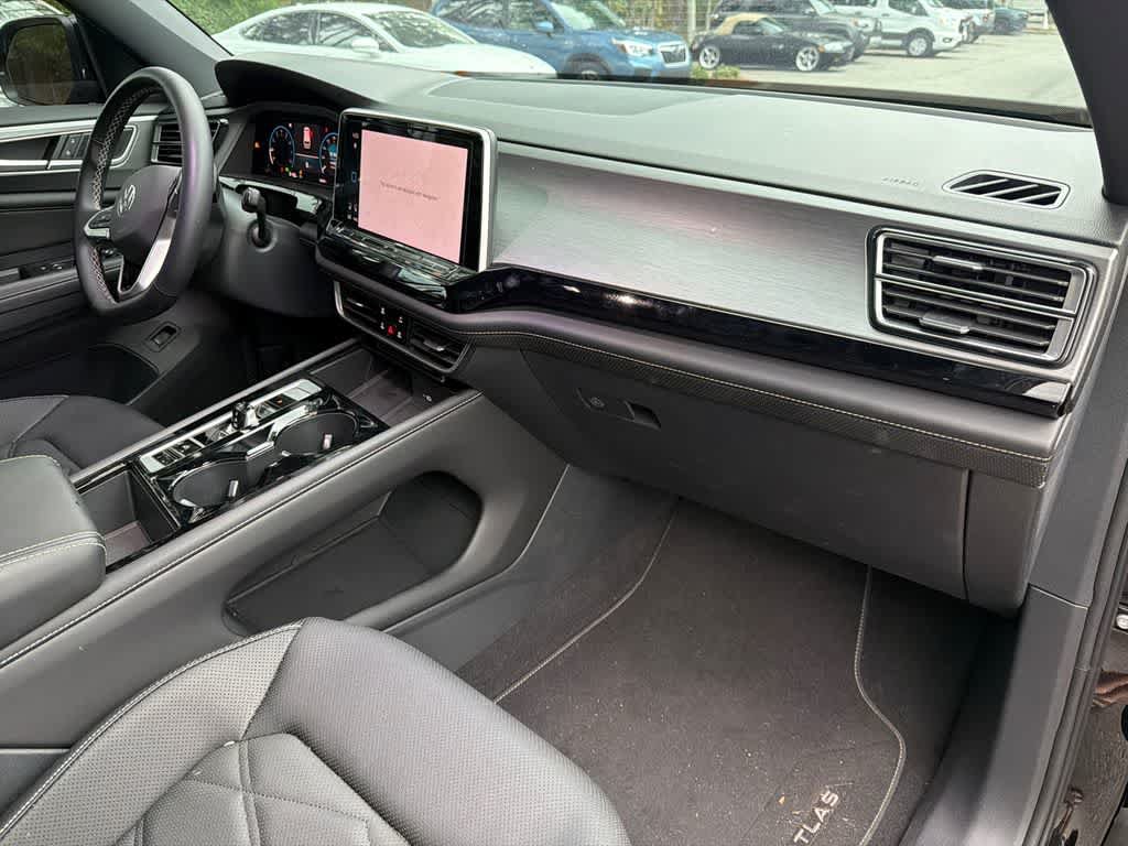 Used 2024 Volkswagen Atlas Cross Sport SE FWD image 13