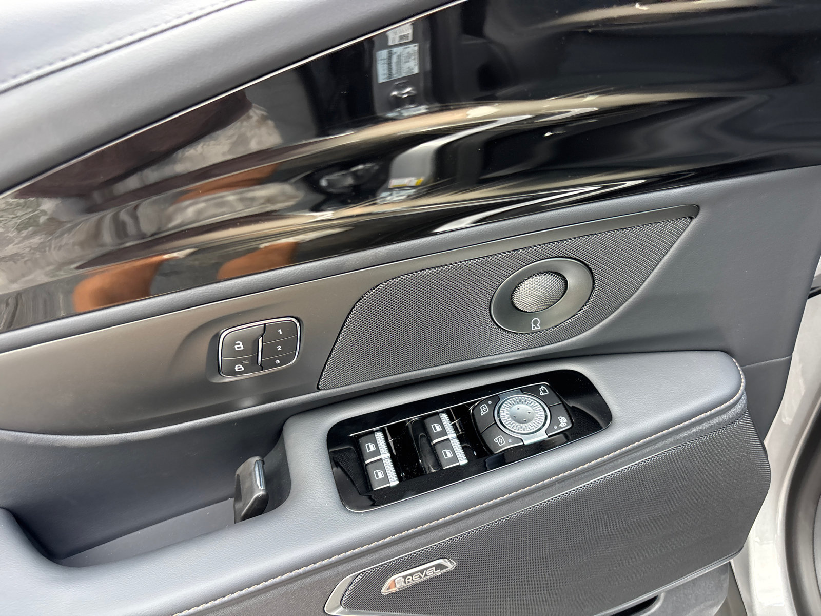 New 2026 Lincoln Nautilus Reserve AWD/4WD image 12