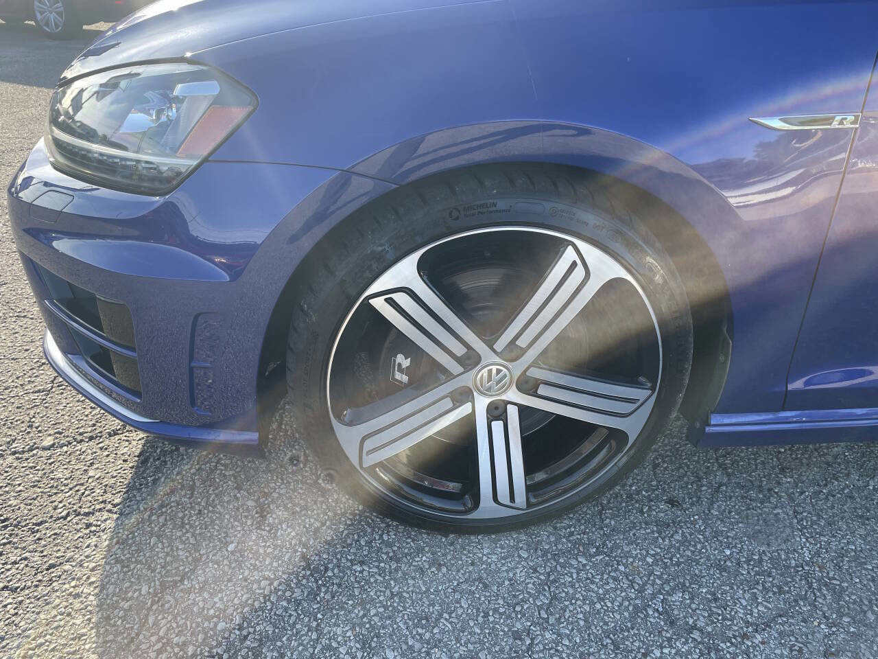 Used 2016 Volkswagen Golf 4-Door image 10