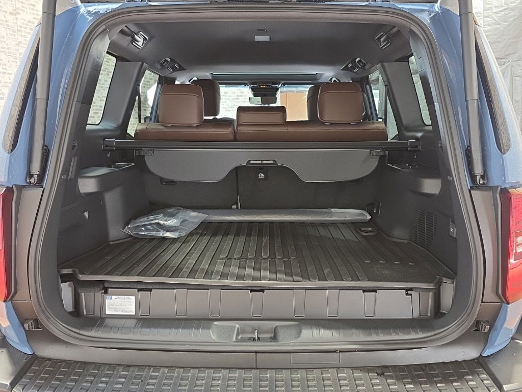 Used 2025 Toyota Land Cruiser image 13