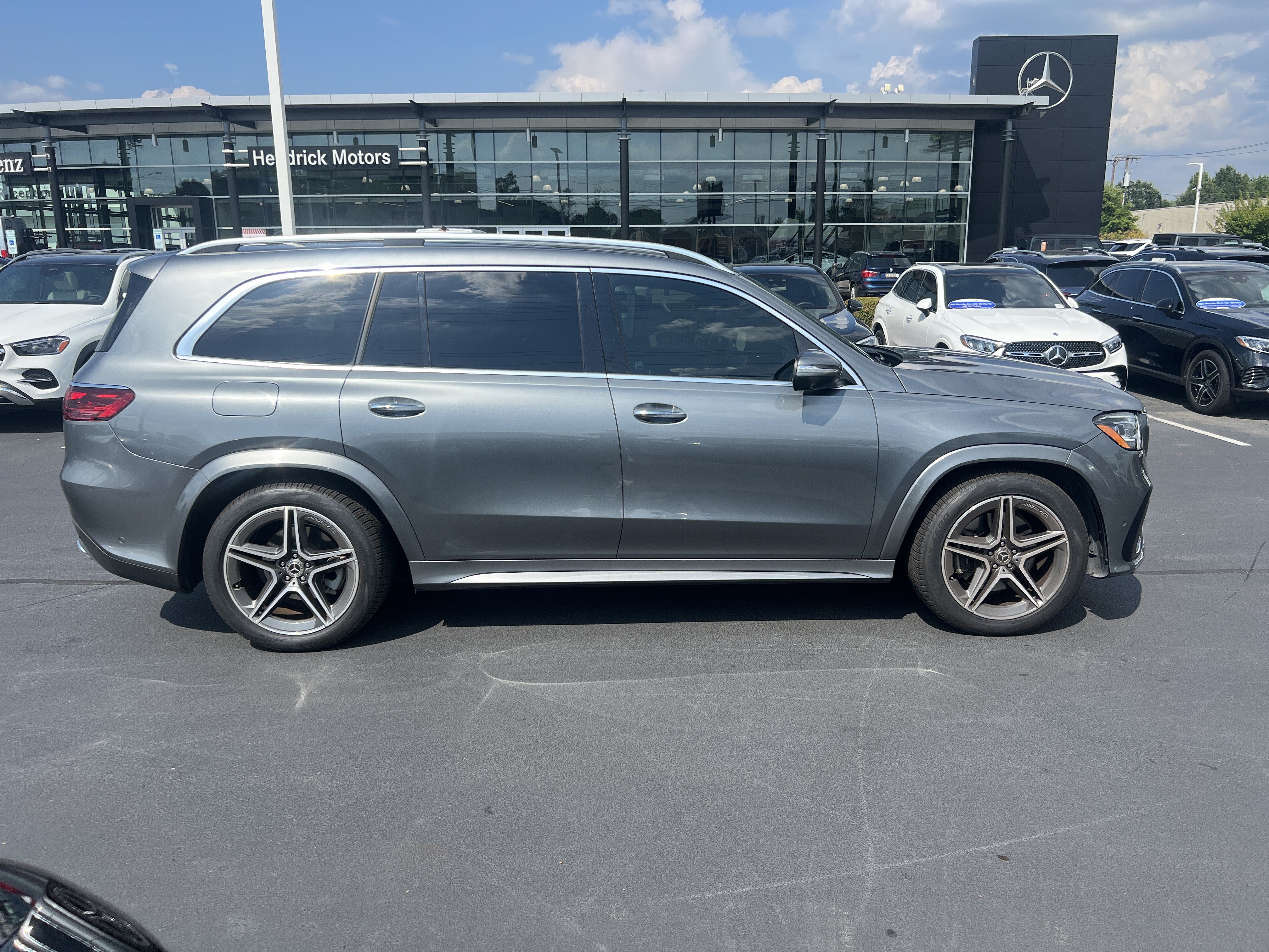Used 2024 Mercedes-Benz GLS 450 4MATIC w/ AMG Line Exterior image 16