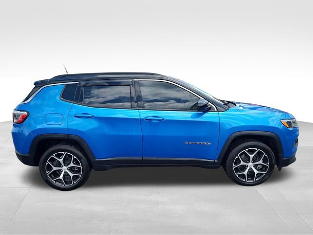 Used 2024 Jeep Compass Limited AWD/4WD image 13