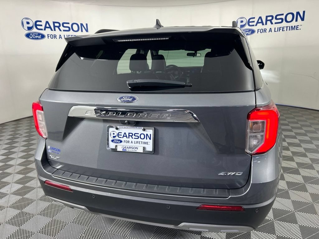 Used 2024 Ford Explorer XLT w/ Equipment Group 202A AWD/4WD image 7