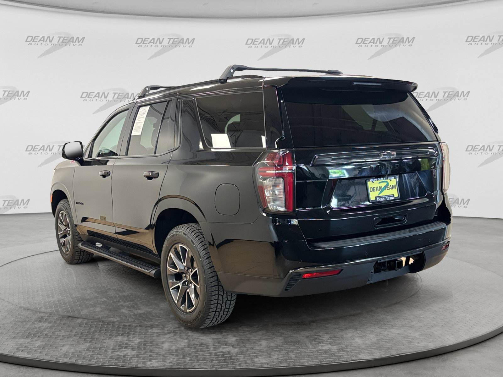Used 2021 Chevrolet Tahoe Z71 w/ Z71 Off-Road Package AWD/4WD image 4
