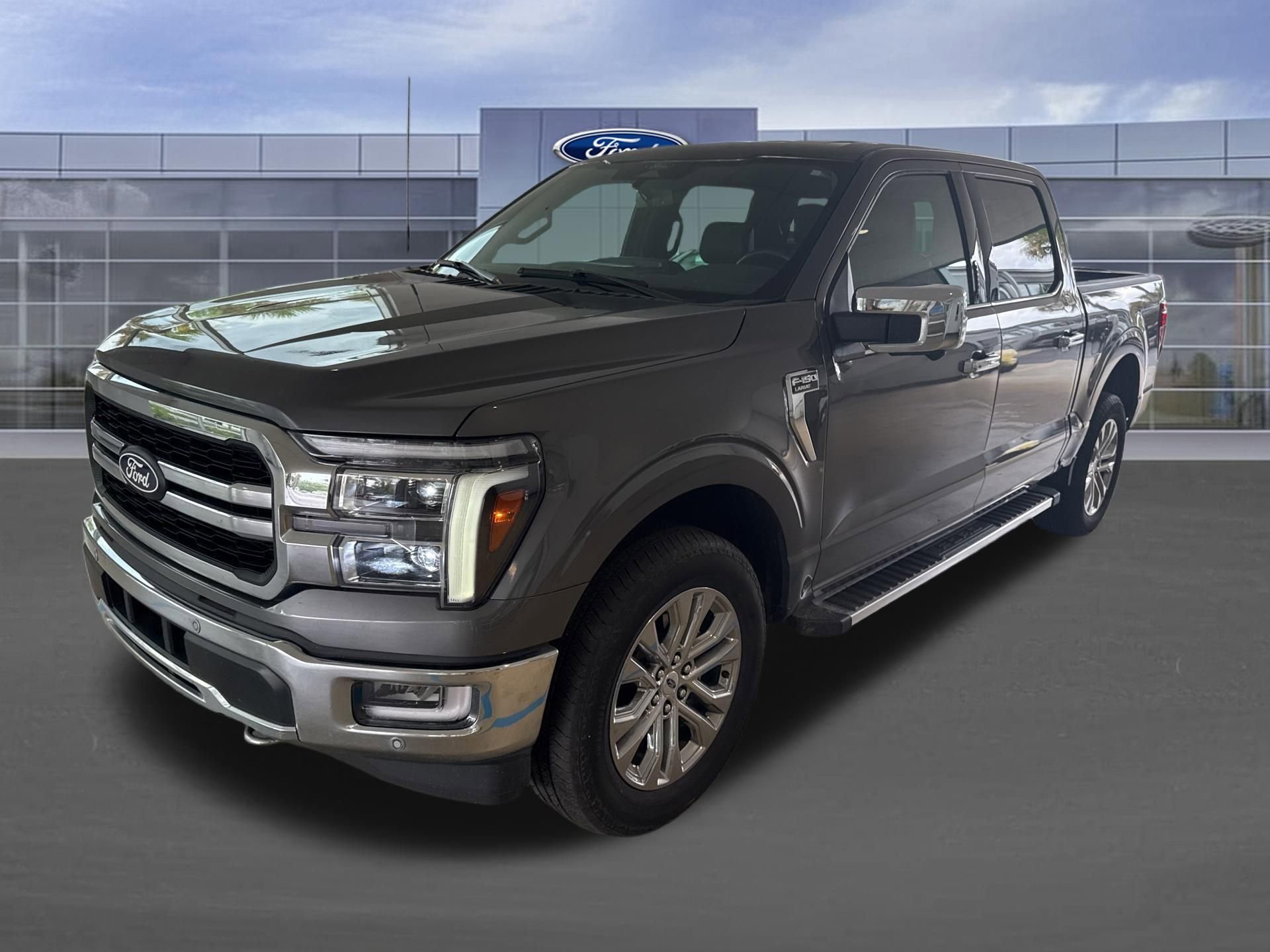 Used 2024 Ford F150 Lariat w/ Tow/Haul Package AWD/4WD image 9