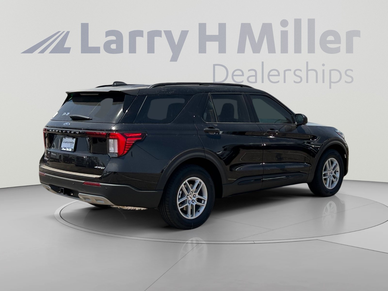 New 2026 Ford Explorer Active w/ Active Comfort Package RWD image 5