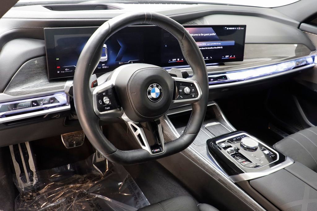 Certified 2023 BMW 760i xDrive AWD/4WD image 7