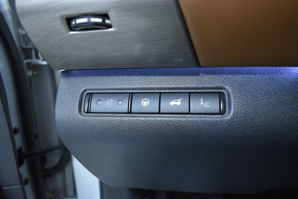 Certified 2023 Nissan Pathfinder Platinum w/ Cargo Package image 19