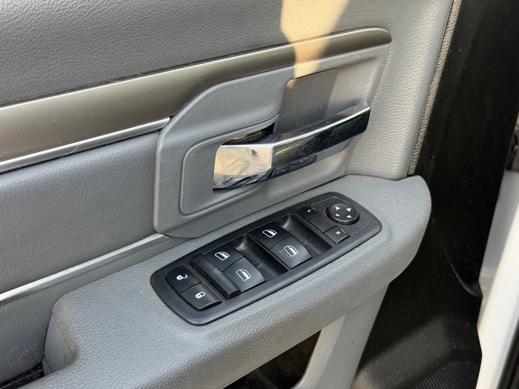 Used 2019 RAM 1500 Classic SLT image 12