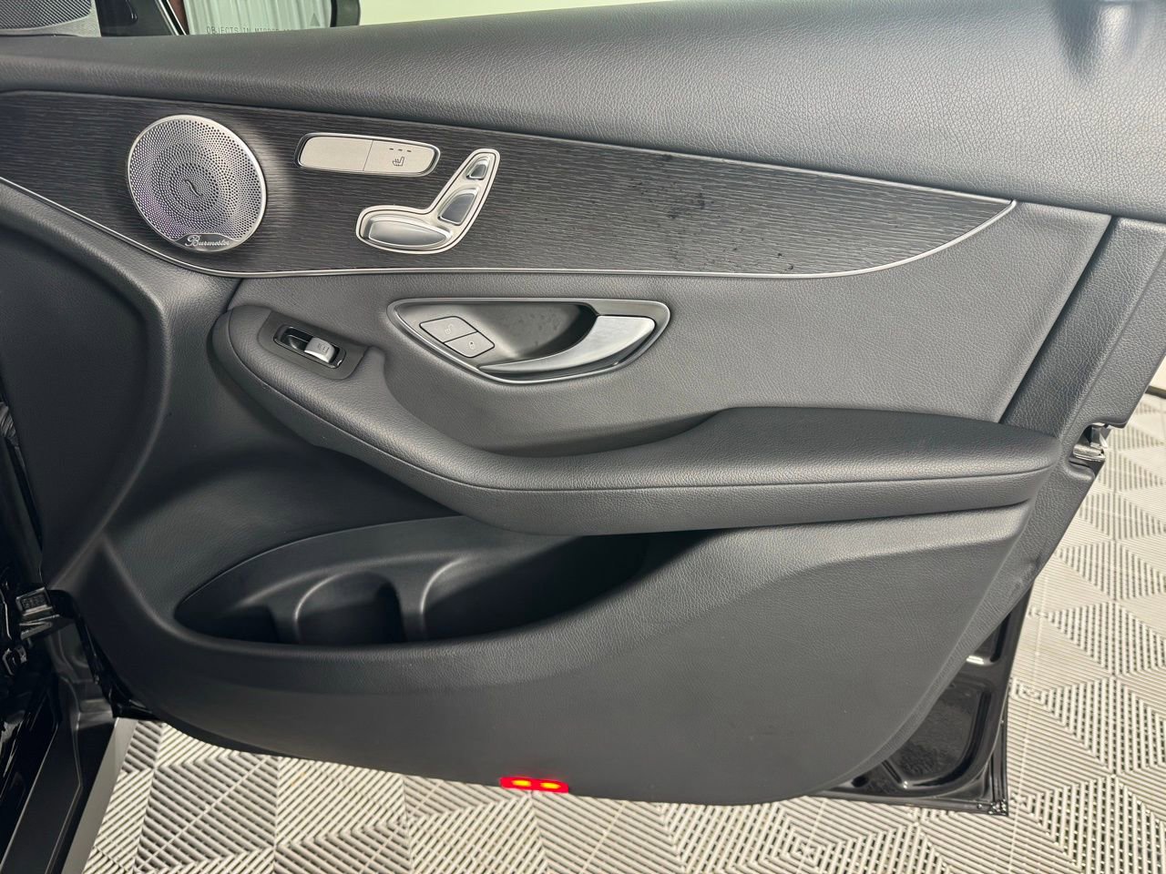 Used 2021 Mercedes-Benz GLC 300 4MATIC image 33