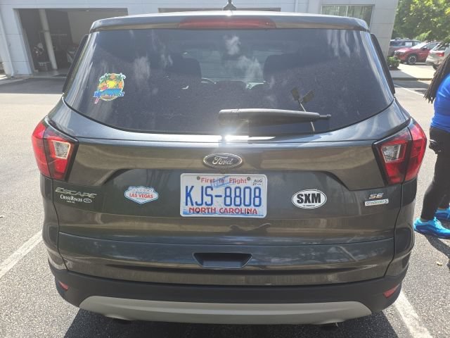 Used 2019 Ford Escape SE FWD image 4