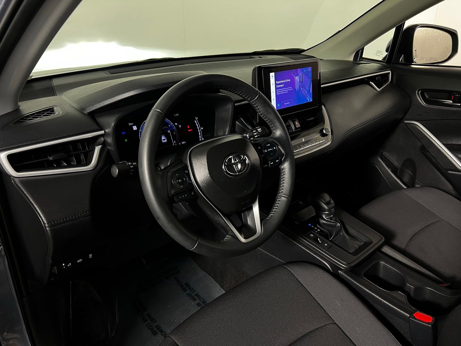 Used 2026 Toyota Corolla Cross LE FWD image 12