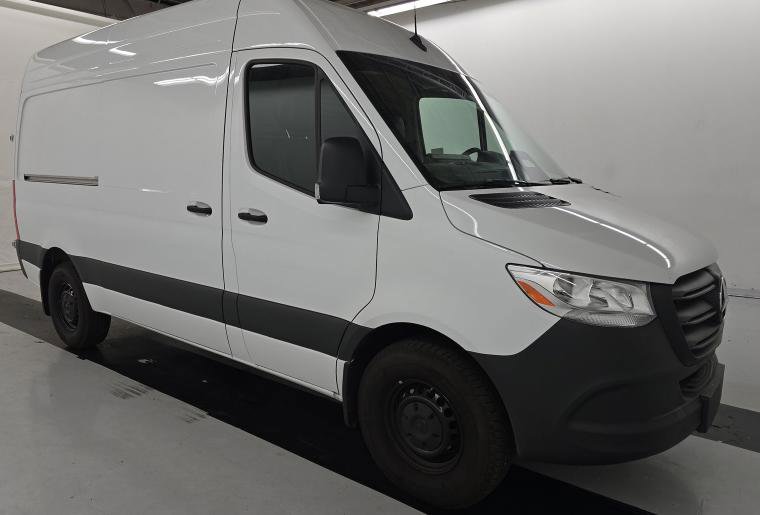 Used 2025 Mercedes-Benz Sprinter 2500 image 5