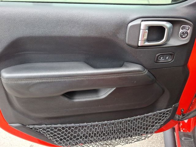 Used 2018 Jeep Wrangler Unlimited Sahara image 9