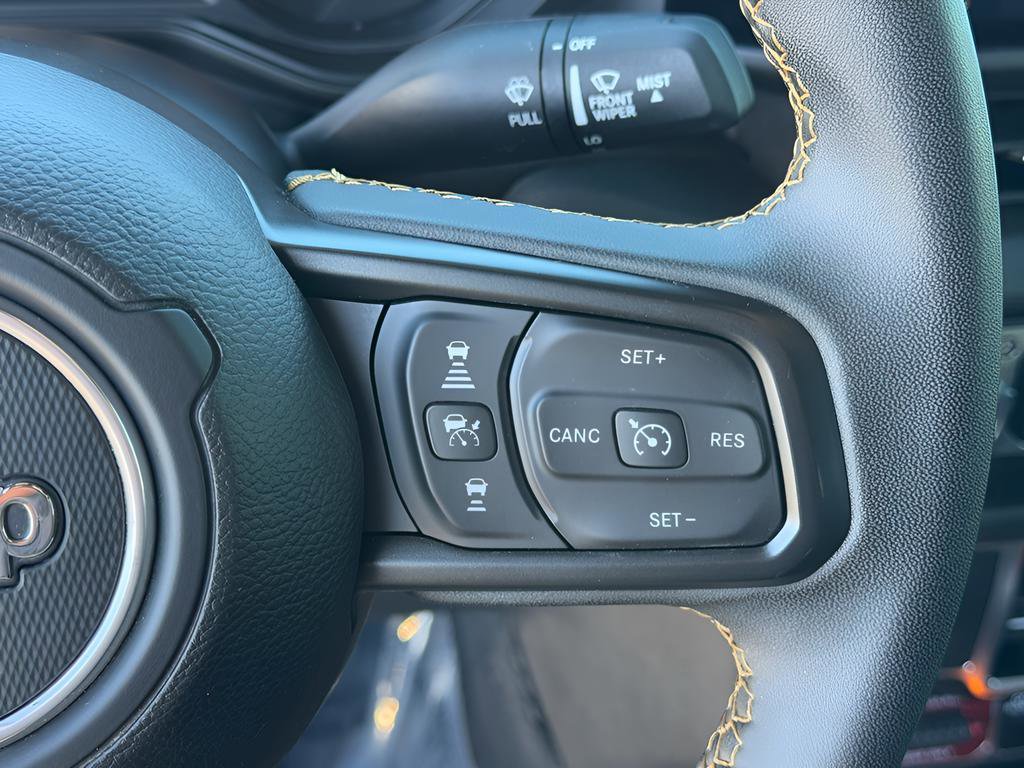 Used 2024 Jeep Gladiator Willys image 16