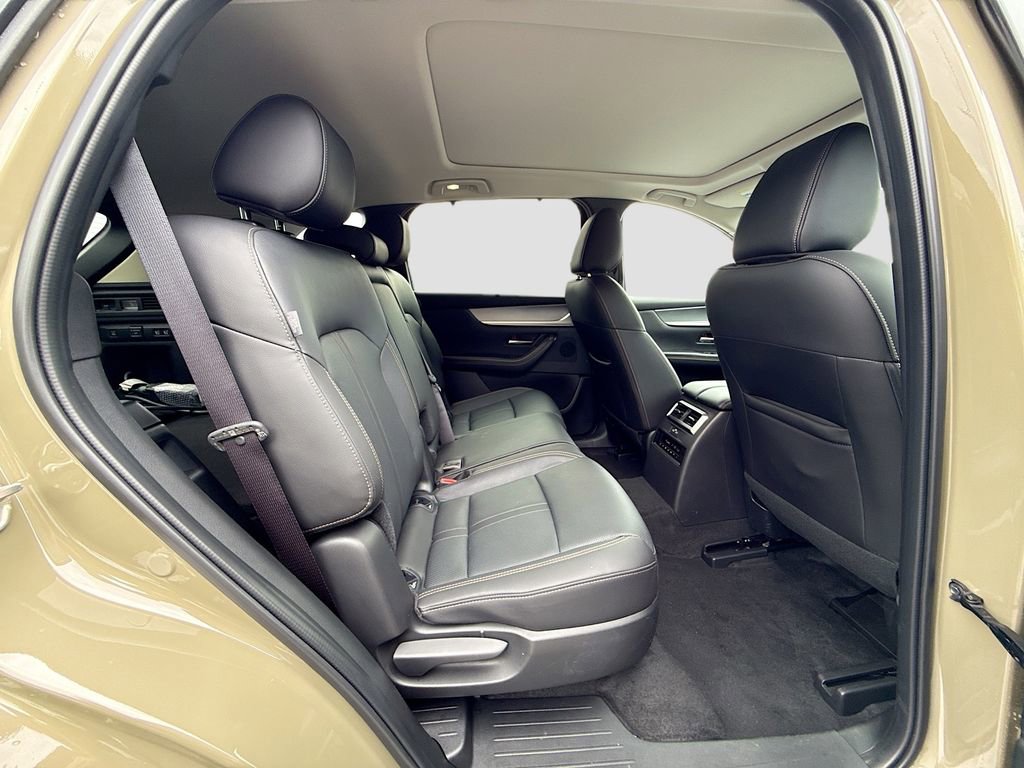 Certified 2025 MAZDA CX-70 Plug-In Hybrid w/ Premium Pkg image 32