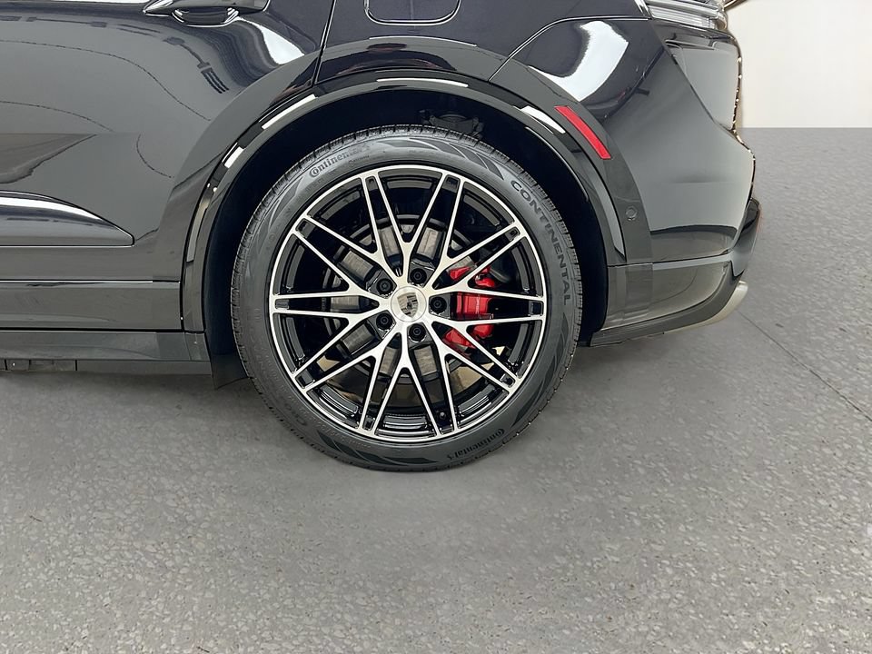 New 2026 Porsche Macan Turbo Electric AWD/4WD image 33