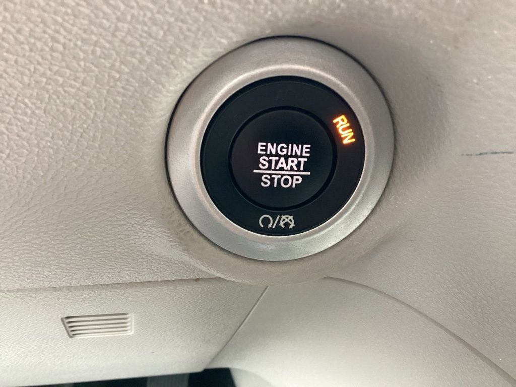 Used 2023 Chrysler Pacifica Touring-L image 25