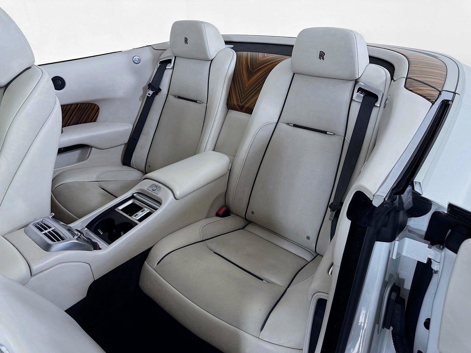 Used 2016 Rolls-Royce Dawn RWD image 28