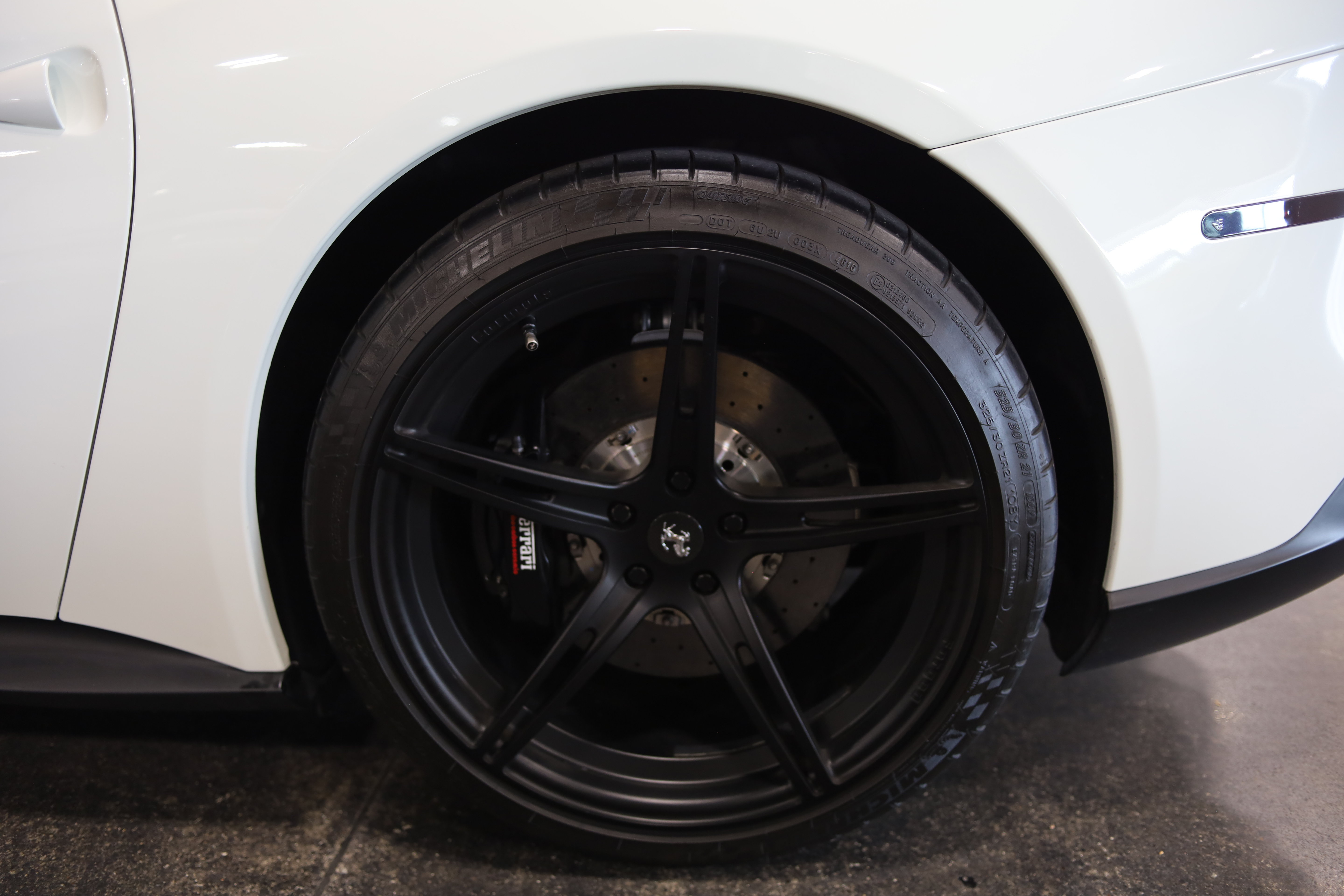 Used 2015 Ferrari F12 Berlinetta RWD image 13